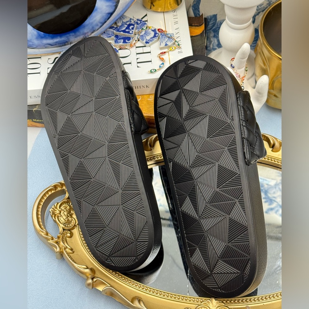 🆕 KURT GEIGER LONDON 🧿 NWOB Meena Eagle Slide, Quilted Black - Picture 10 of 11